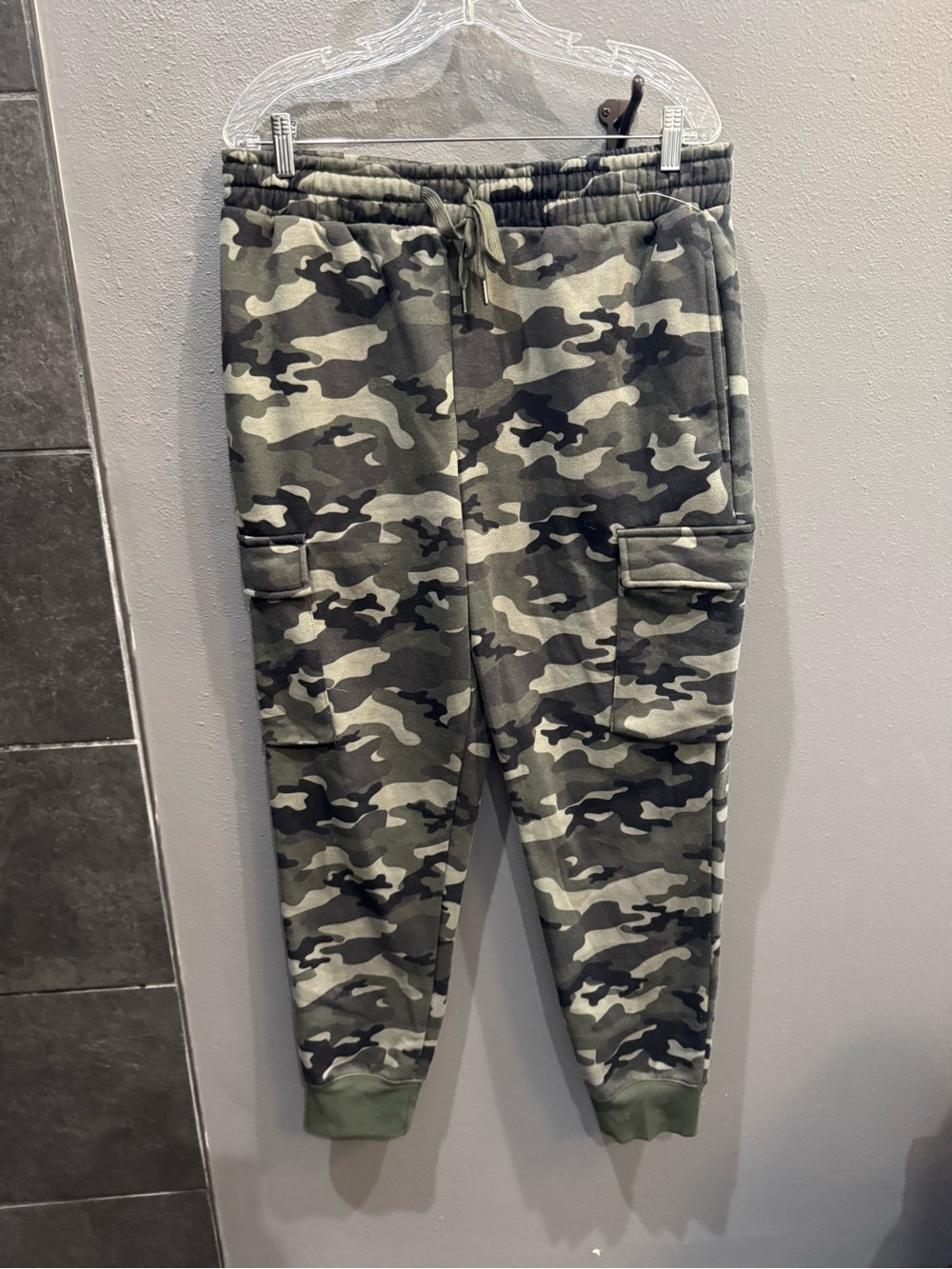 Men's Camouflage Cargo Joggers - Green Camo